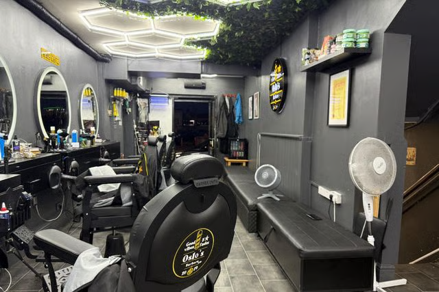 Oslo's Barbers shop 1